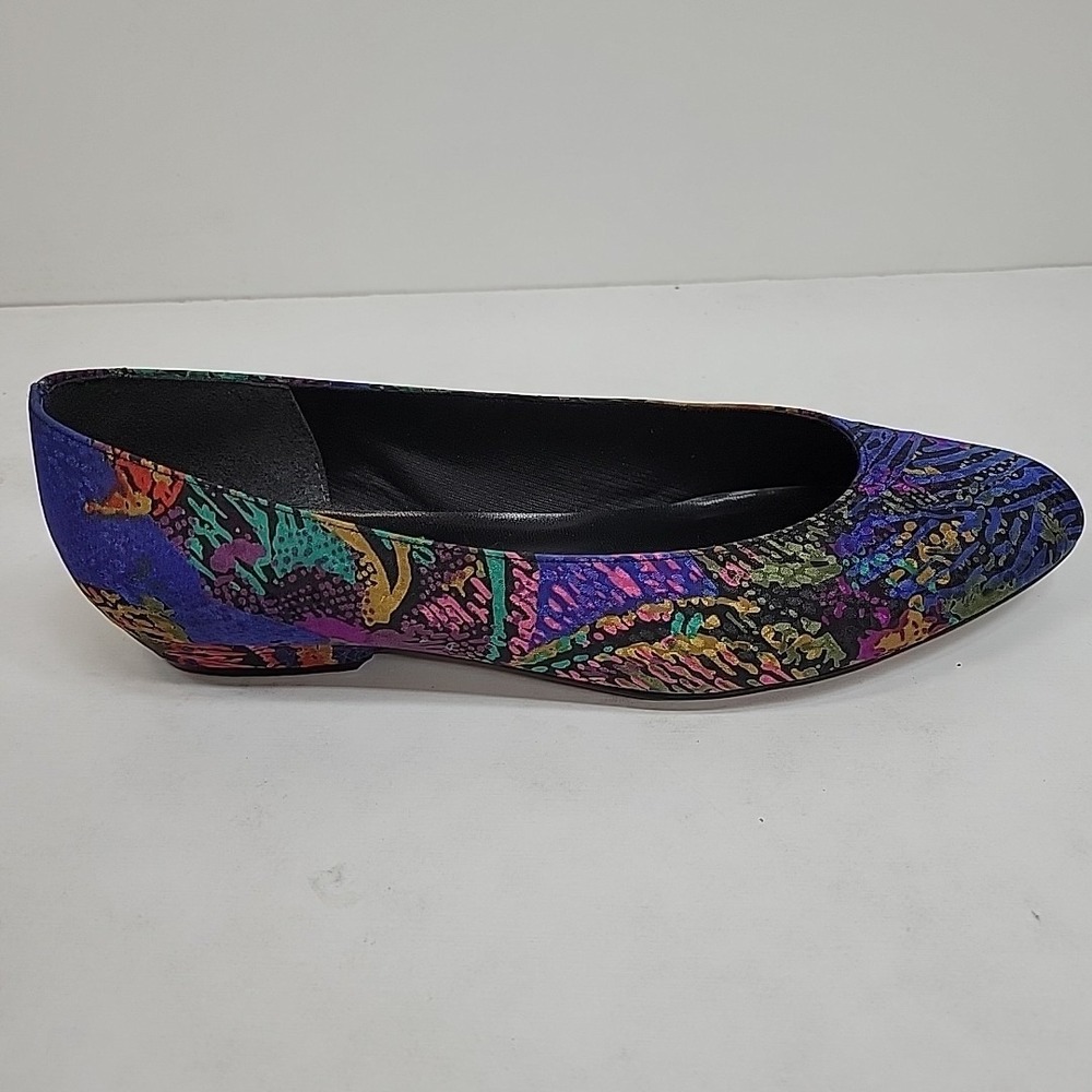 Life Stride Multicolor Printed Pointed Toe Flats with Matching Crossbody Bag - Picture 4 of 8